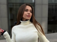 Жена бывшего Лорак поделилась кадрами с рождественским настроением из Ирландии