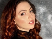 "Может, хватит хейта?": дочь Поляковой показалась в пляжном мини-макраме