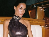 Тина Кунаки запостила смелое постельное фото и засветила нового бойфренда