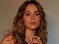 Анна Кошмал запостила редкое фото со своей свадьбы