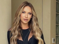 "И просто так": Леся Никитюк показала, как в мини наряжада елку