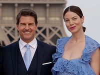 Известная актриса заявила, что целовалась с Томом Крузом во время медового месяца с мужем