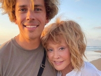 "12 лет узаконенного счастья": Галкин посвятил годовщине с Пугачевой застольное фото