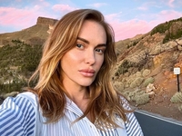 "В жестокой игре выживания": живущую за границей Каминскую растерзали за новый пост