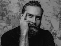 Режиссером скандального шоу Навки с украденной песней Соловий оказался украинец