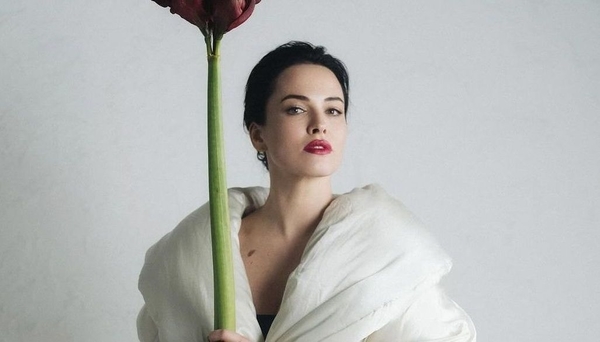 Астафьева в сетчатых колготах поведала, почему не возвращается к пению