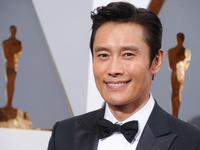 У Лос-Анджелесі пограбували будинок актора «Гри в кальмара» Лі Бьон Хона