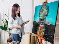 Війна очима художниці: у Києві відбудеться виставка «Жінка. Україна. Перемога»