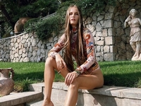 Костромичева розсекретила, де зараз живе, та показала фото з чоловіком і дітьми