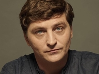 Звезда «Киборгов» Вячеслав Довженко впервые после развода закрутил роман