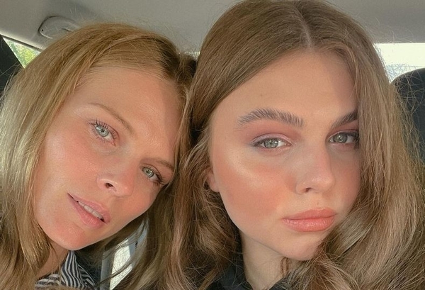 Старшая дочь Фреймут поделилась редкими фото из архива по случаю 42-летия ведущей