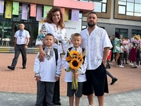 Жена Монатика рассказала о проблемах со здоровьем младшего сына