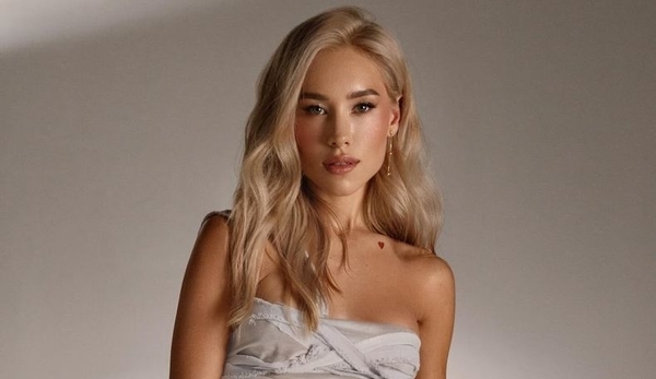 Блогерша Даша Квиткова рассекретила свою первую работу