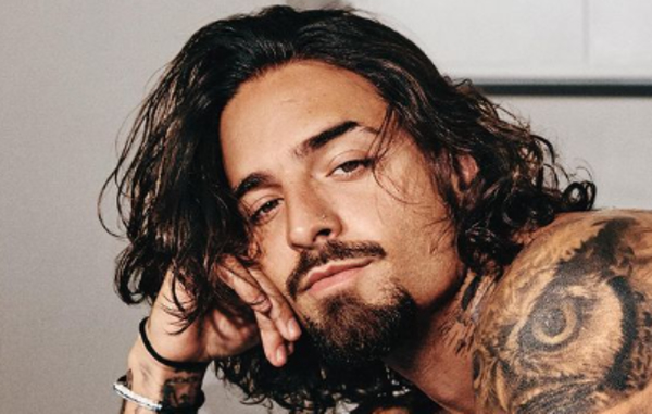 Малума впервые стал отцом и показал трогательные фото с новорожденным ребенком