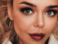 "Я снова сделала это": Гросу заинтриговала кадрами в свадебном платье с мужчиной