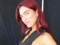 "Барби-русалка": Дуа Липа в купальнике поведала о поисках себя под водой