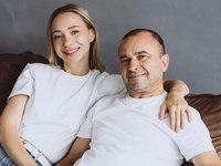 Жена Павлика показала фото, сделанное во время их знакомства 9 лет назад