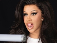 Карди Би дополнительно показала пикантный образ из клипа Enough (Miami)