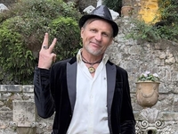 Скрипка поскандалил с журналисткой после вопроса об изменах жене