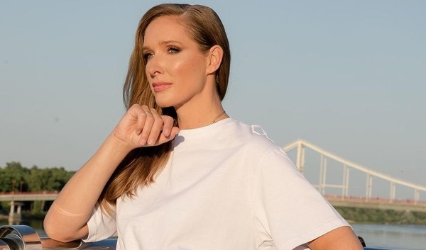 Осадчая вспомнила, как в 14 лет работала манекенщицей в Японии