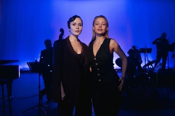 Санина на YouTube-шоу Кароль перепела легендарный украинский хит 1959 года