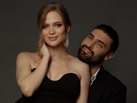 Козловский поделился трогательными кадрами с беременной женой