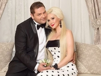 Бужинская поздравила мужа-иностранца с 10-летием их брака