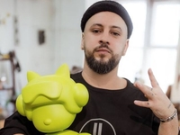 Монатик показал себя с дредами на фото со школьного выпускного