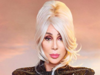 Шер озвучила причину, по которой встречается с мужчинами, вдвое моложе ее