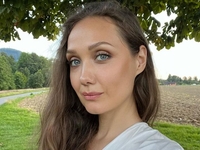 Зірка 2000-х Євгенія Власова заявила про готовність повернутись на сцену