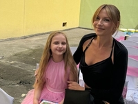 Леся Нікітюк відвідала випускний племінниці