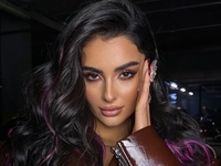 Анна Трінчер показала себе після уколів у губи