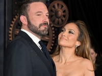 Дженніфер Лопес відреагувала на запитання про розлучення з Беном Аффлеком – відео