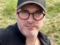 Арсен Мирзоян поделился своими подростковыми фото