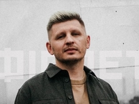 Известный украинский певец пошел на войну добровольцем