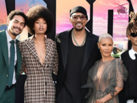 Уилл Смит впервые после заявления о разводе появился на публике с женой и тремя детьми