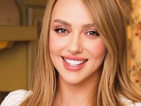 Полякова гневно ответила на упреки в отдыхе во время войны