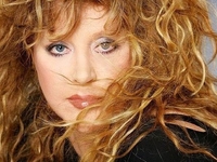 Пугачеву лишили в РФ почетного звания в пользу Успенской