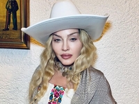 Мадонна выпустила заявление в поддержку украинских детей