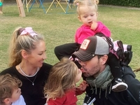 Курникова поділилася рідкісними селфі чоловіка Іглесіаса з їхніми трьома дітьми