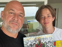 Потап показав, як син проводить із ним літні канікули за кордоном