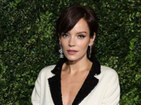 Известная певица зарегистрировалась в OnlyFans, чтобы продавать фото своих ног