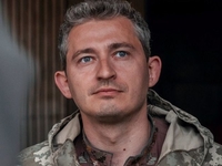 Почти близнецы: Коля Серга поразил сходством с братом-военным