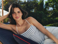 Кендалл Дженнер засветила роскошную фигуру в бикини на отдыхе у озера