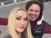 Ольга Сумская поздравила второго мужа с 61-летием и показала их новые фото