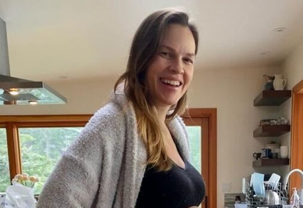 «Малышка на миллион» Хилари Суэнк рассекретила, как отпразновала 50-летие
