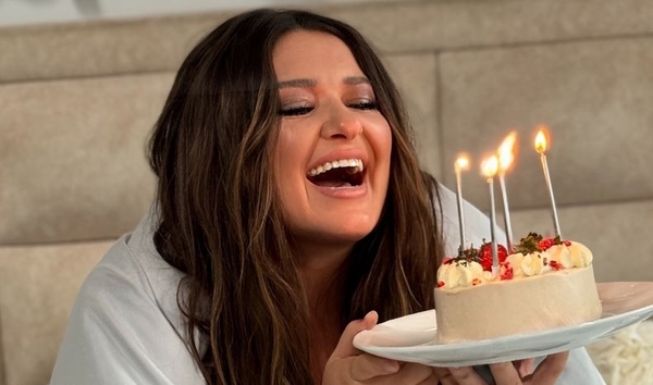 Могилевская засветила лицо младшей дочери на видео с празднования 49-летия