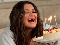 Могилевская засветила лицо младшей дочери на видео с празднования 49-летия