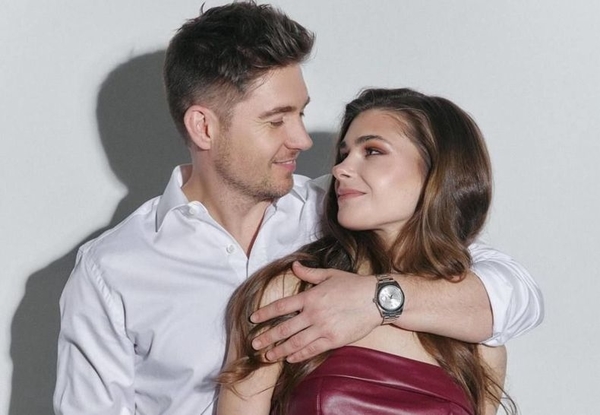 Остапчук с женой объявил пол третьего ребенка на гендерной вечеринке