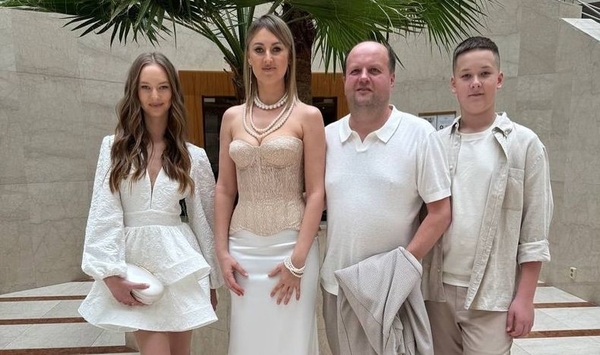 Виктор Бронюк рассекретил, где будут учиться его дети